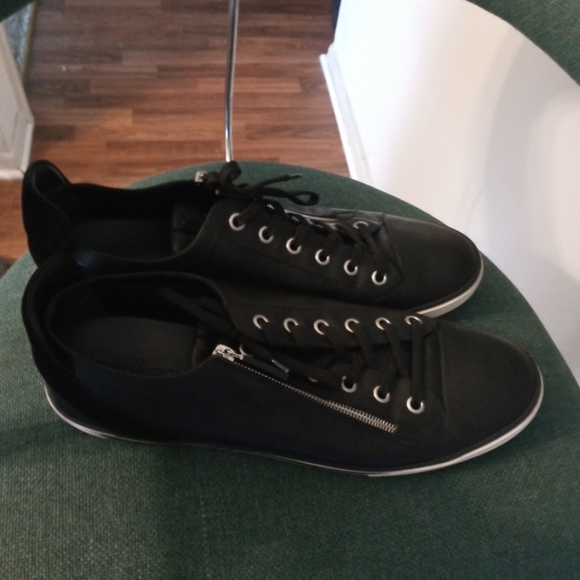 Shoes - Picture 1 of 1